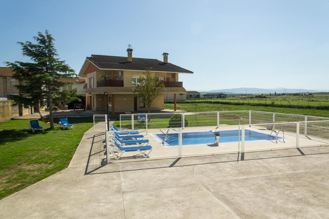 Oasis De Bardenas, B&B Con Piscina Privada Valtierra Exterior foto